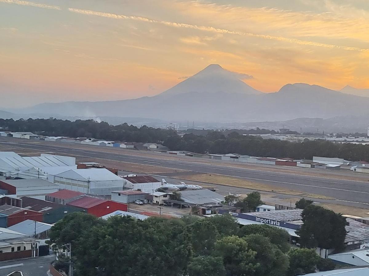 Appartamento Amazing Aircrafts Views In Front Of Airport Città del Guatemala Esterno foto